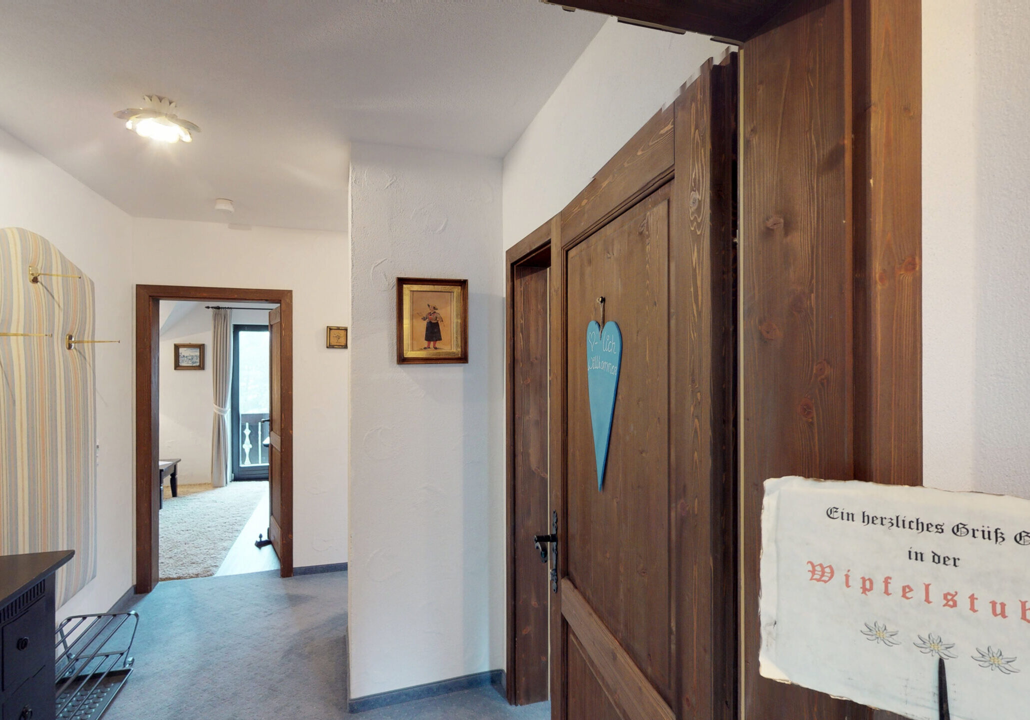 Ein herzliches Grüß Gott in der Wipfelstub´n Ansicht Flur